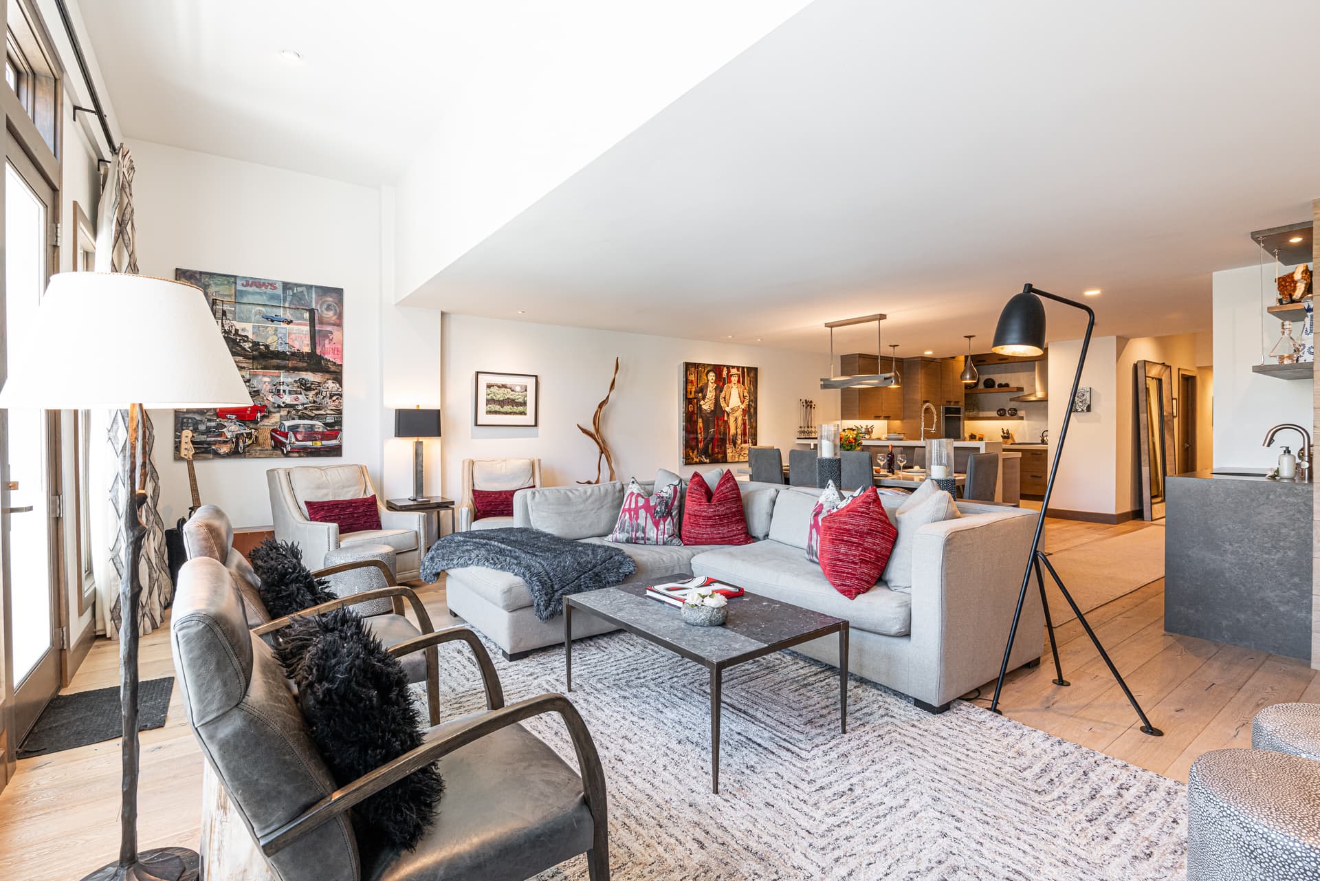 Contempo On Main - Image 1