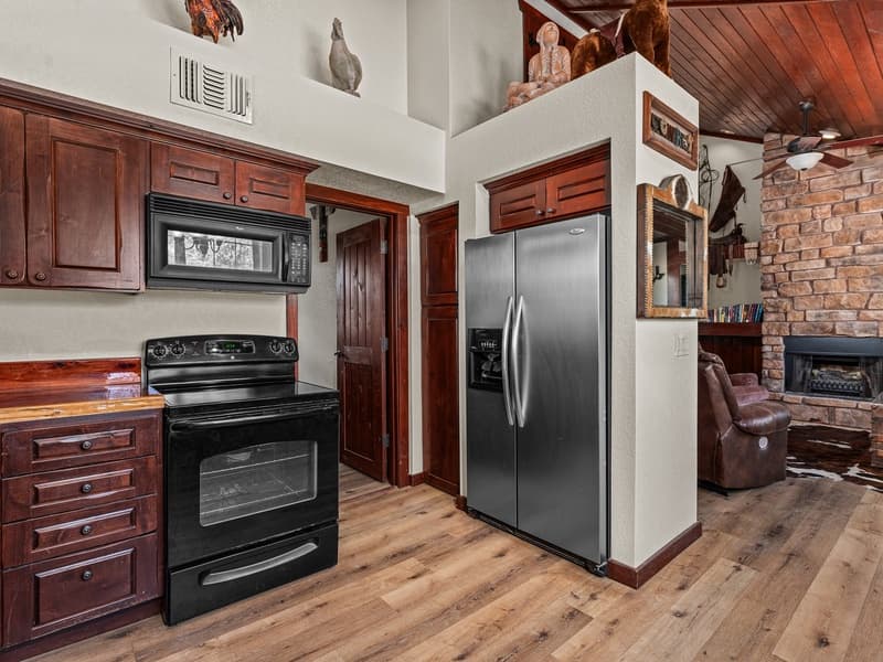 Cedar Bliss Texas Cabin - Image 5