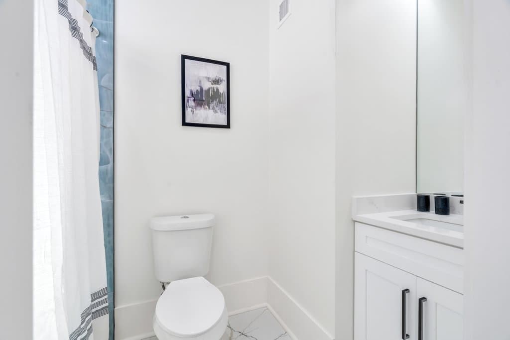 Modern Mid-City Maison - Image 5