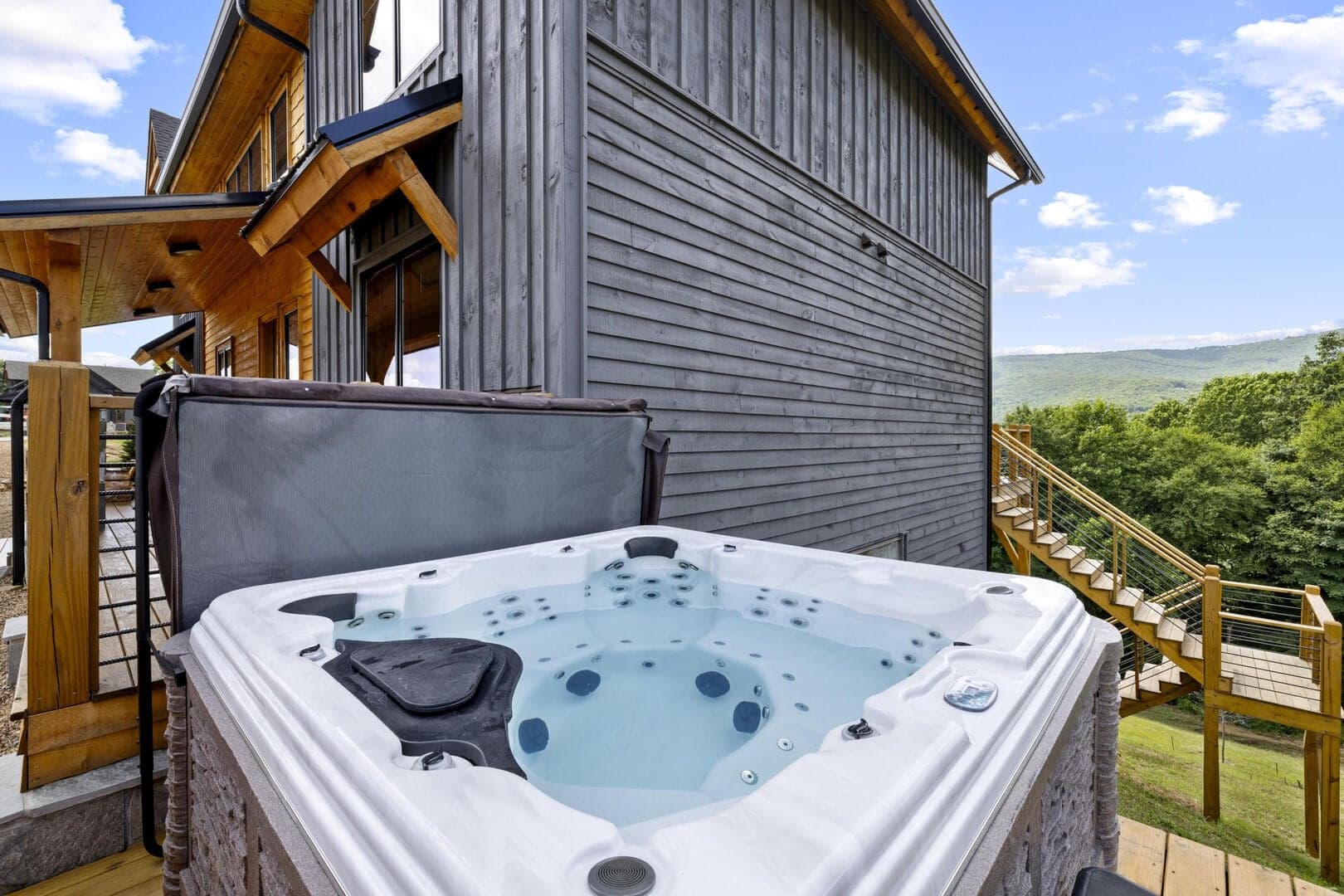 Mountain Time Lodge - Image 2