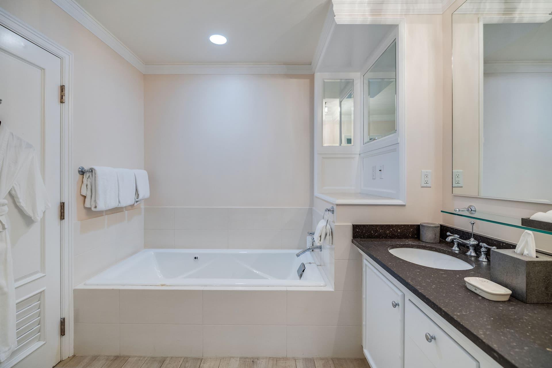 Ritz-Carlton Residence #201 - Image 15