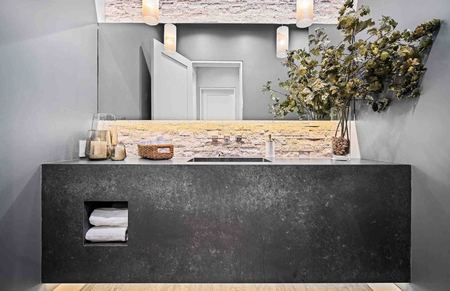 Palm Desert Estate - Image 22