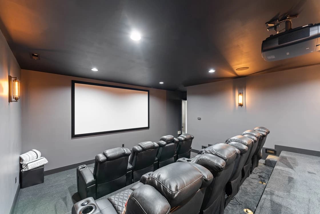 Lakefront Serenity Lodges - Image 52