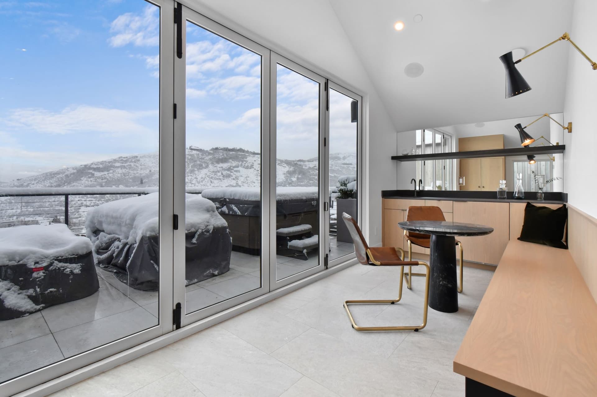 Slopeside Modern in Kings Crown - Image 36