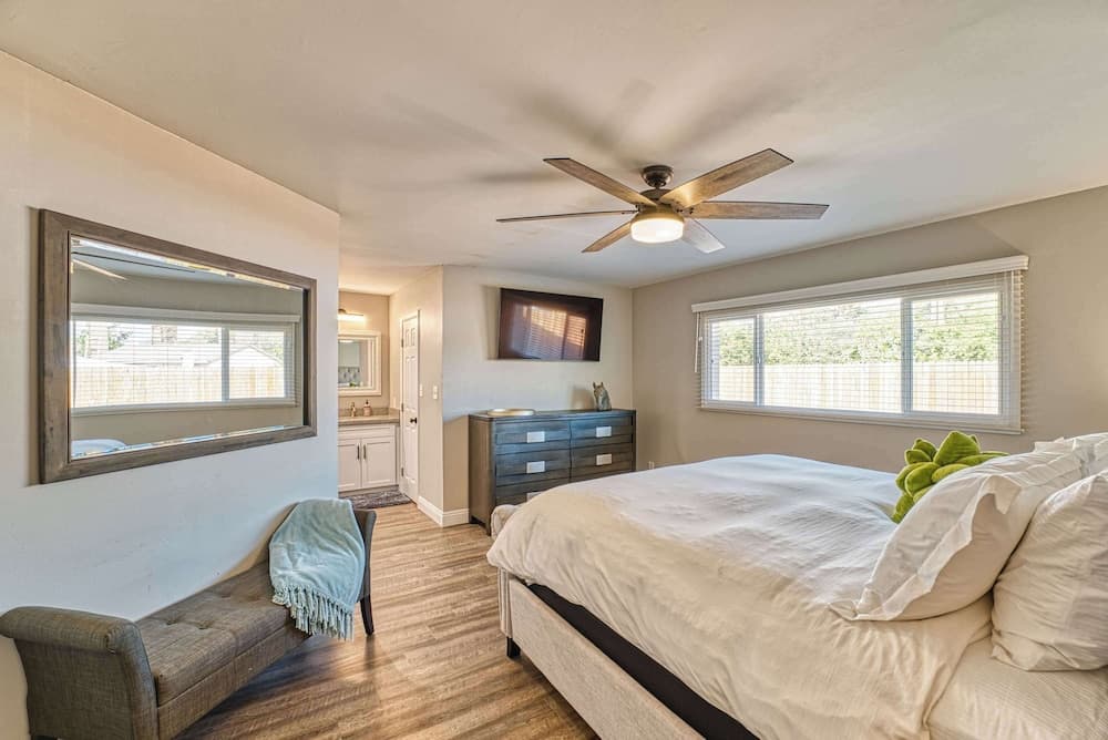 Old Scottsdale Retreat - Image 2