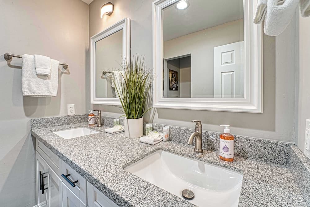 Old Scottsdale Retreat - Image 14