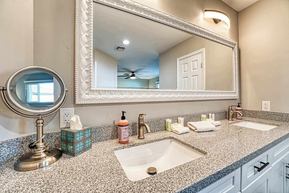 Old Scottsdale Retreat - Image 15