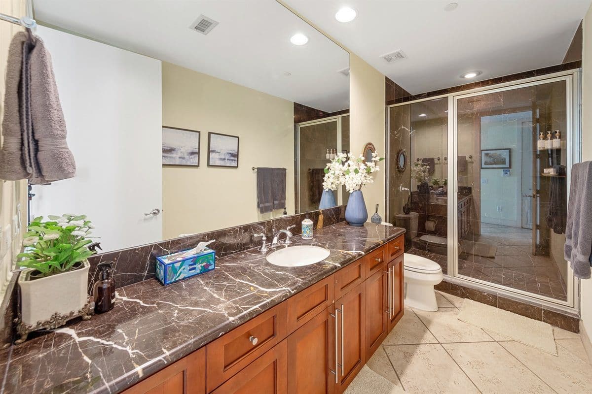 Sapphire Residence - Image 22