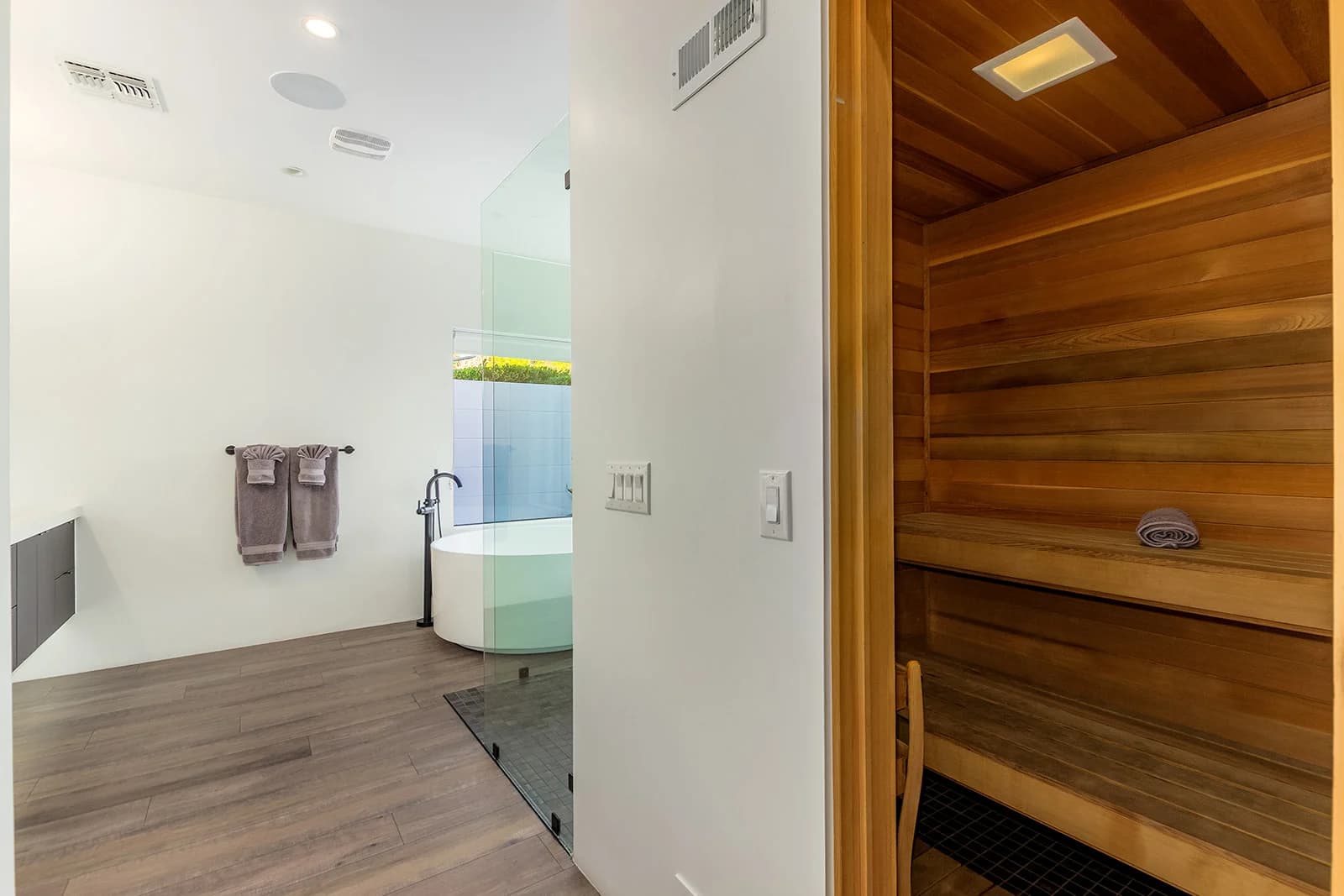 Camelback Manor - Image 23