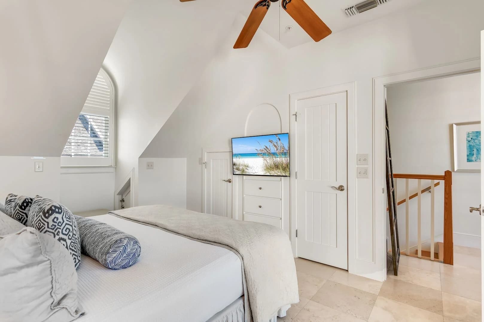 Main Street Penthouse - Image 8