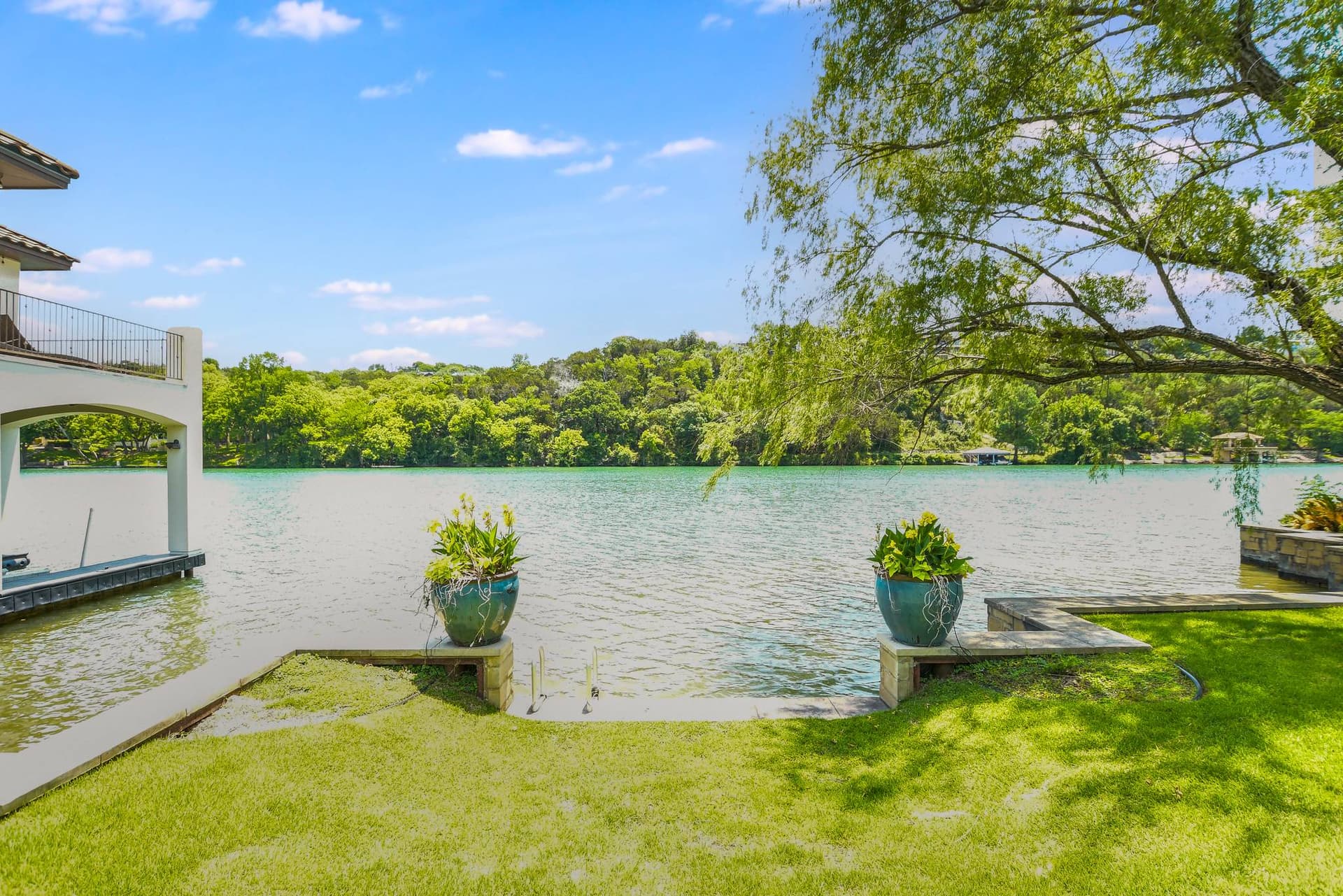 Autograph on Lake Austin - Image 48