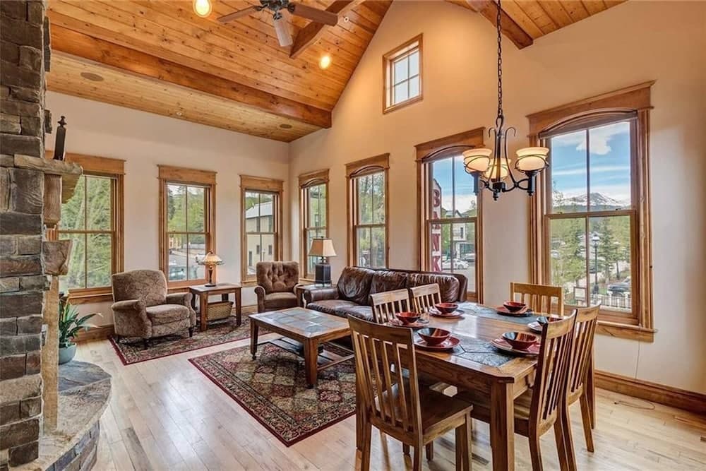 Luxe Alpine Loft - Image 1