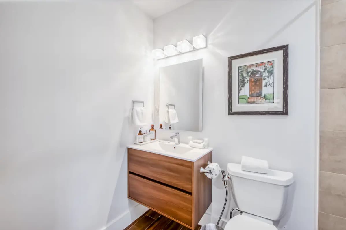 Mid-Century Modern Oasis - Image 13