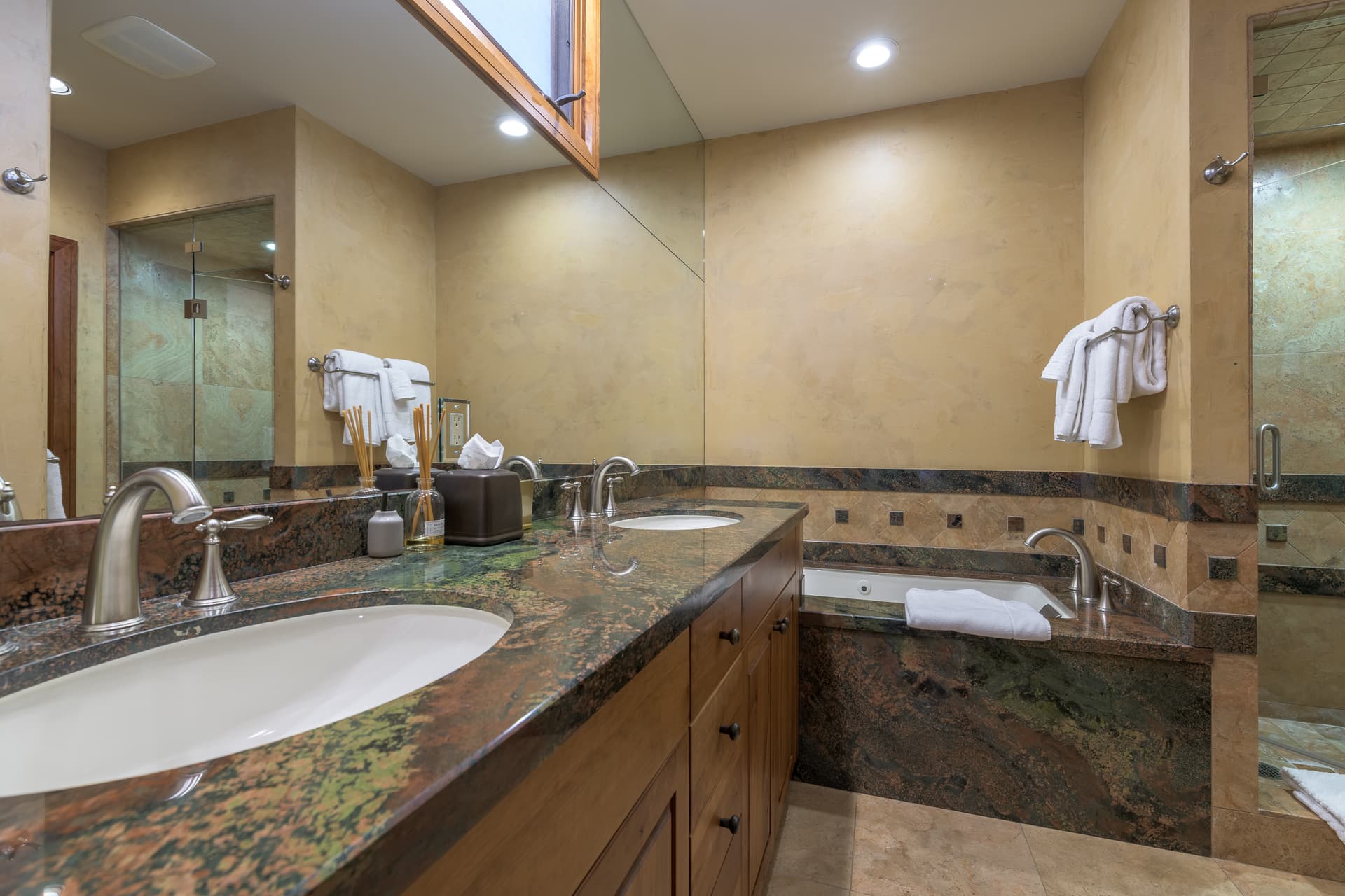 Chalet du Valais at Aspen Ridge - Image 20