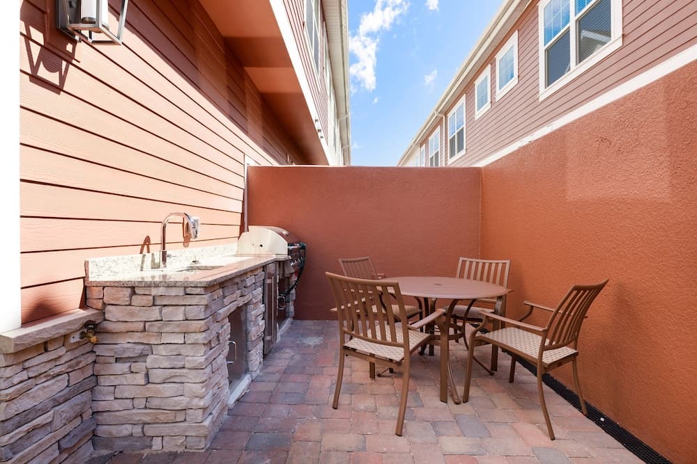 Summerville Townhome #7596 - Image 2