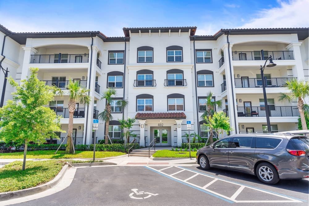 Breakview Residence #110 - Image 4