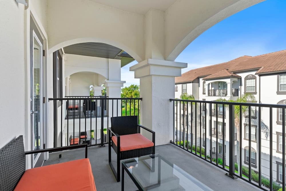 Breakview Residence #410 - Image 5