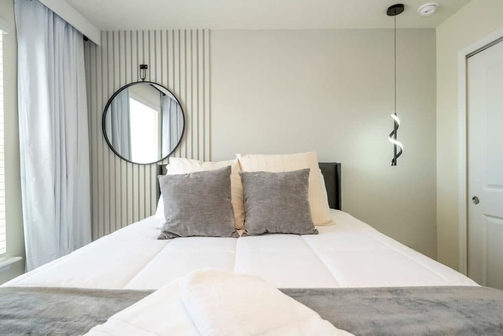 Windsor Island #4015 - Image 25