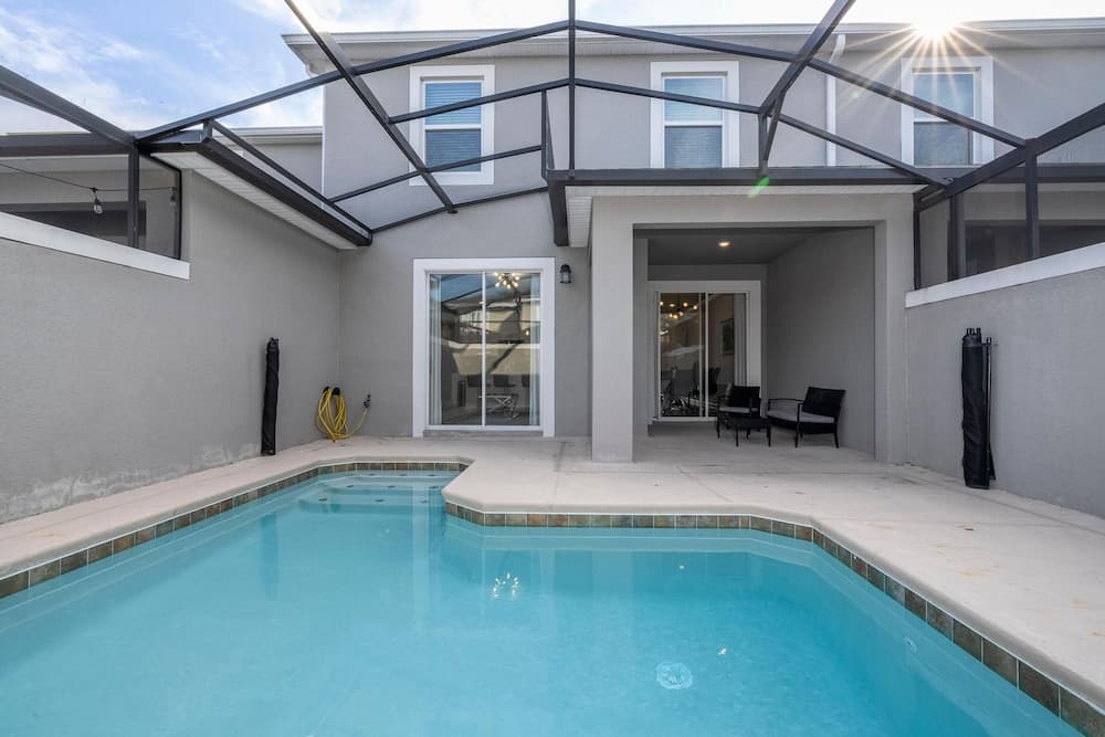 Charming Hideaway - Image 2