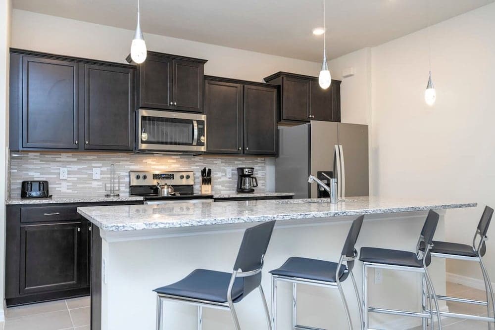 Windsor Island #4432 - Image 5