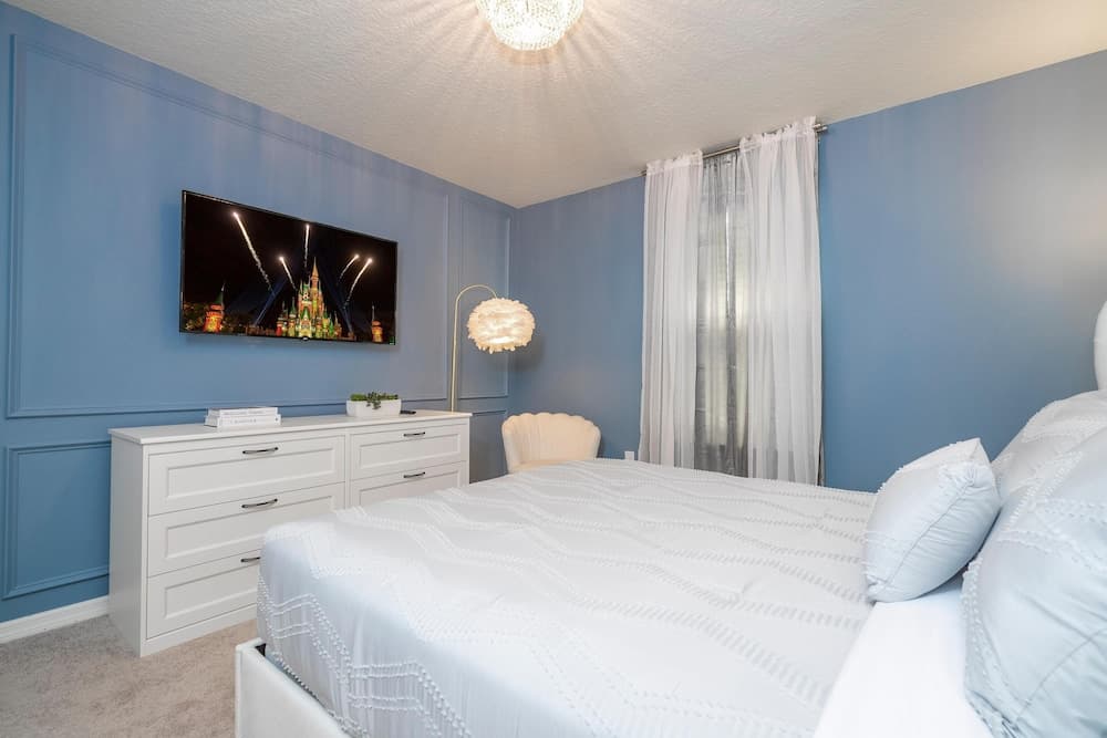 Opulent Oasis Villa - Image 12