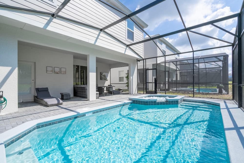 Opulent Oasis Villa - Image 37