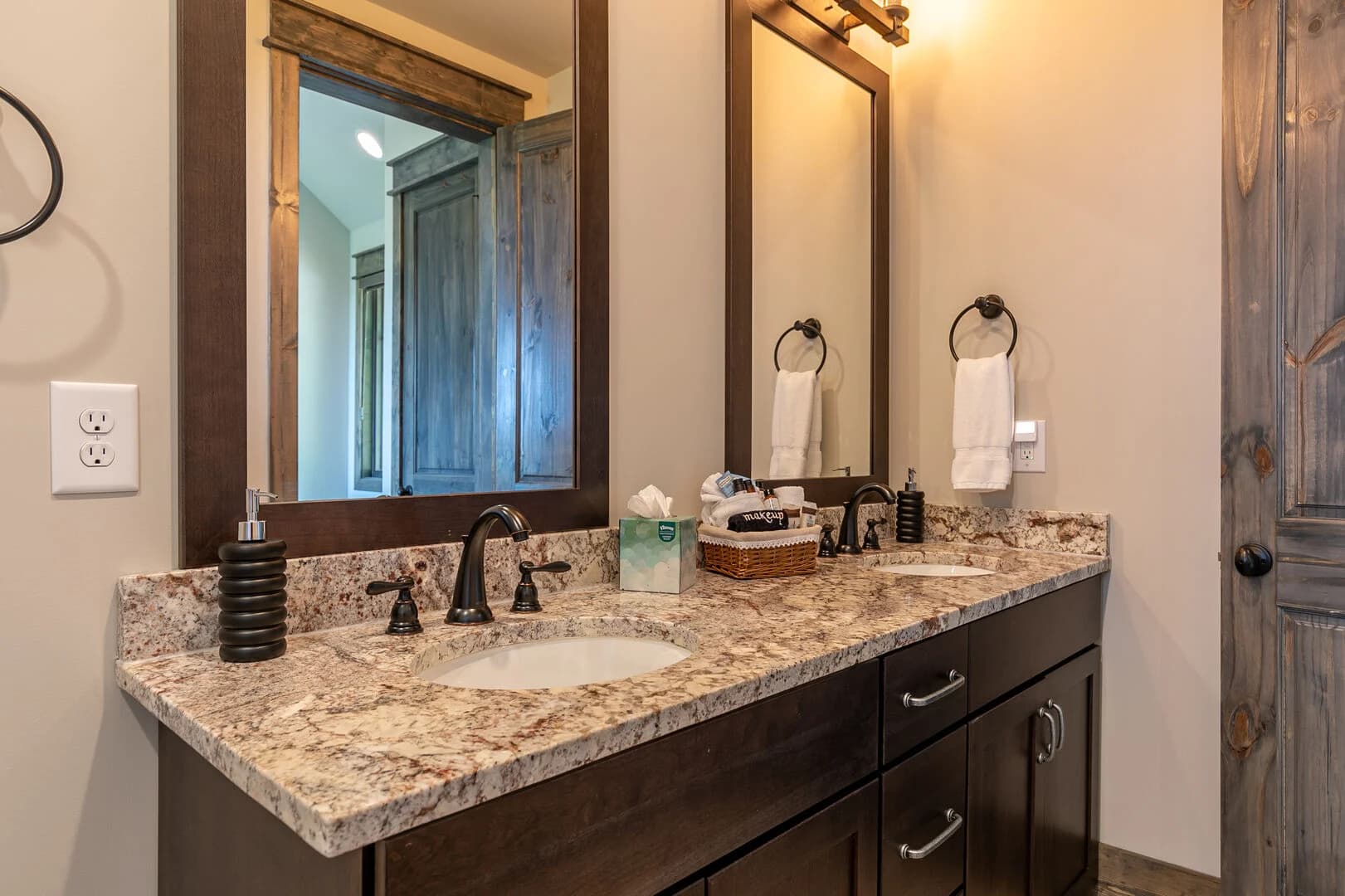 Just Bluffin' at Eagles Nest - Image 22