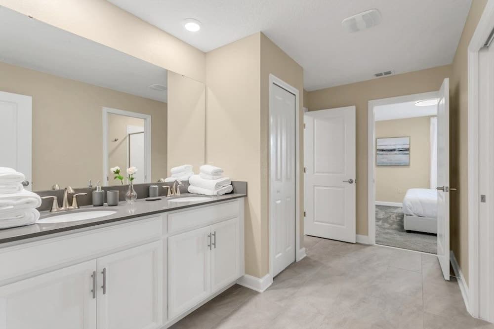 Target Boulevard Villa - Image 37