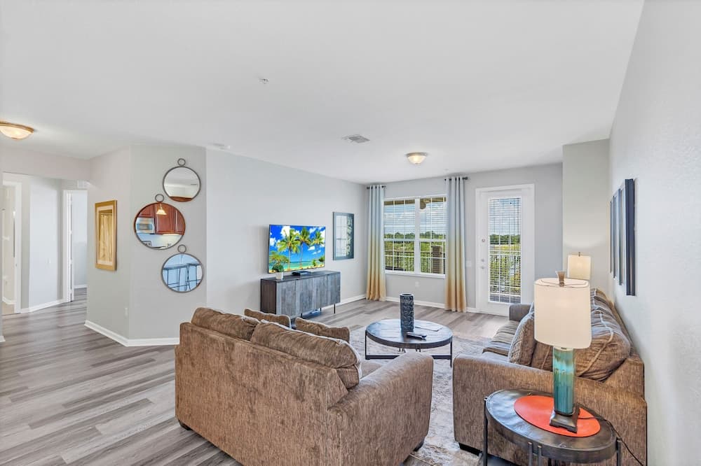 Cayview Realm #306 - Image 10