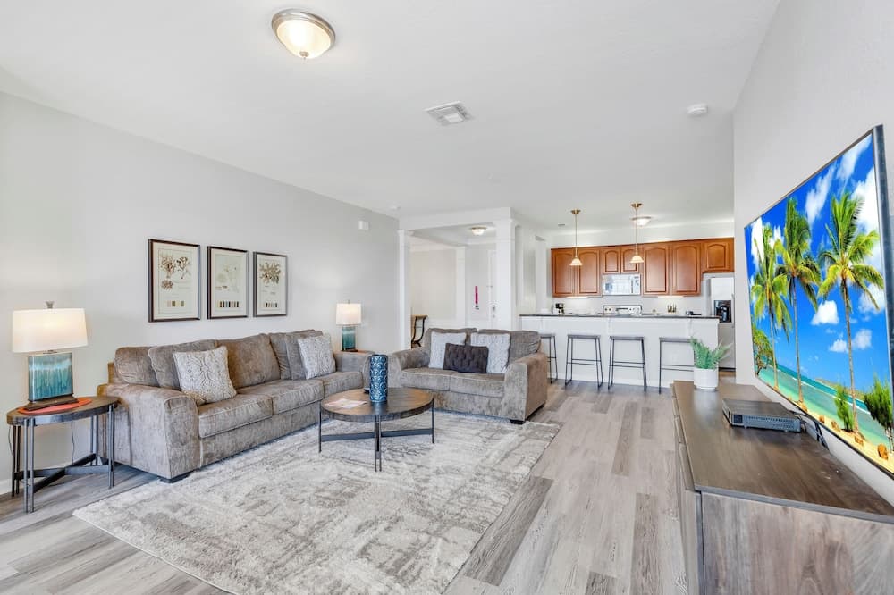 Cayview Realm #306 - Image 6