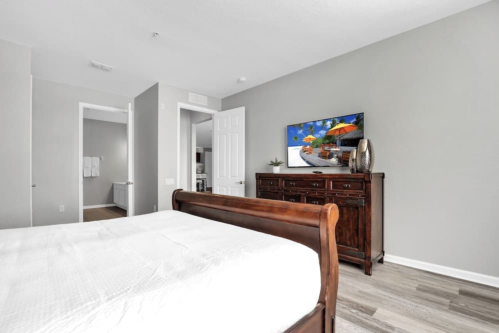 Cayview Realm #306 - Image 20