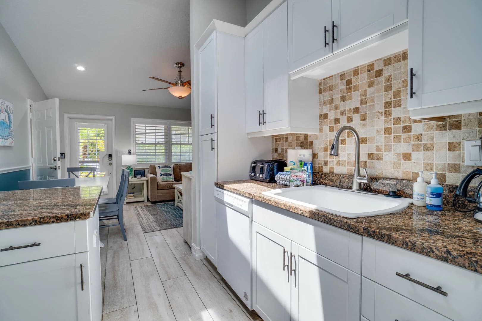 Blue Lagoon House - Image 18