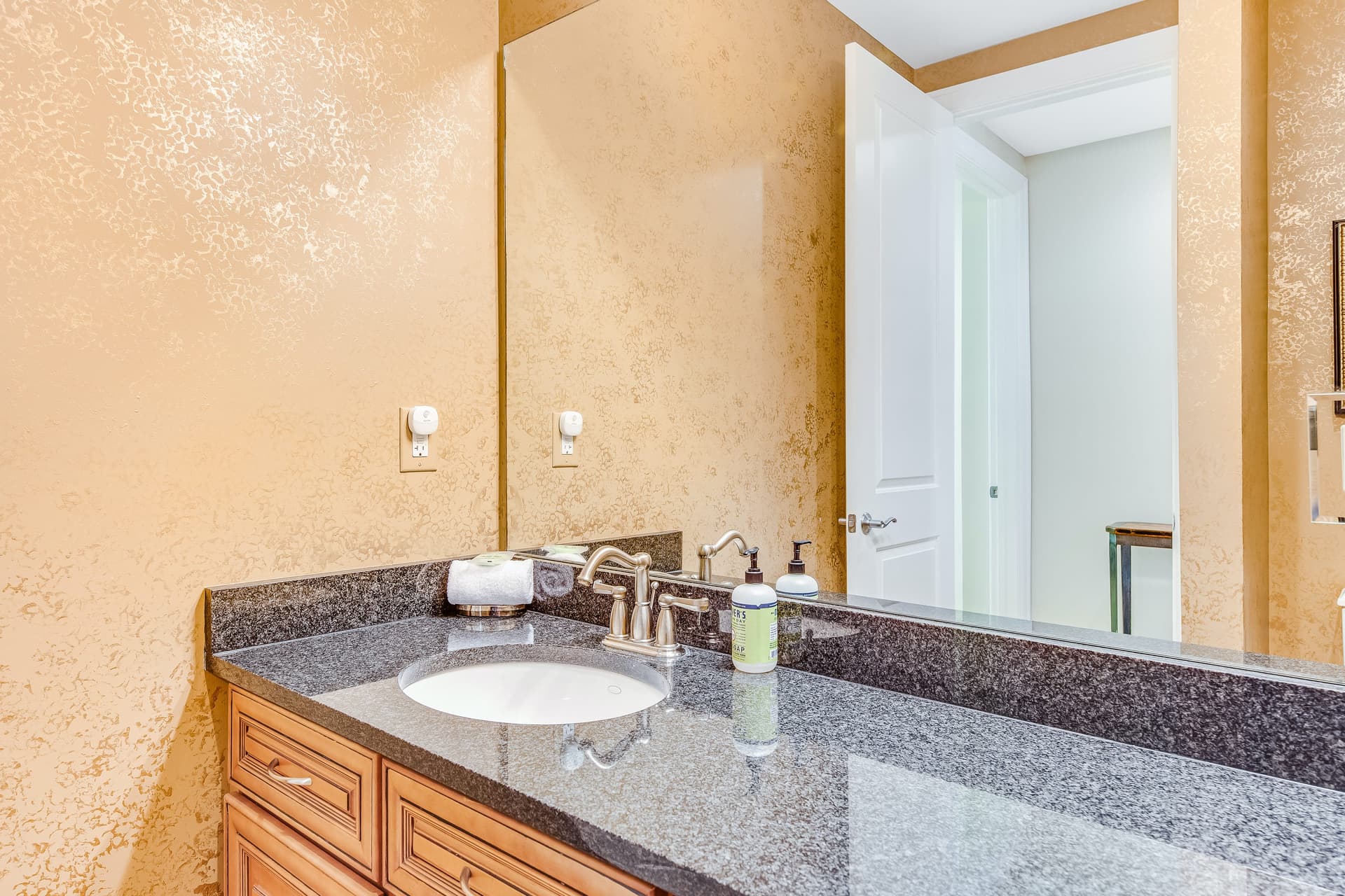 Sanctuary by the Sea 1125 Home - Image 13