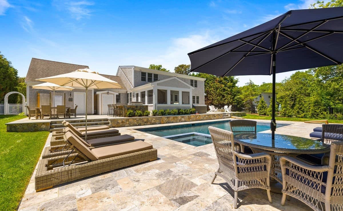 Barefoot Bungalow - Image 3