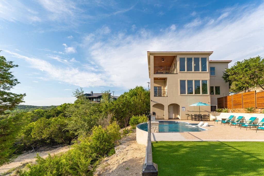 Taking in the View House - Image 44