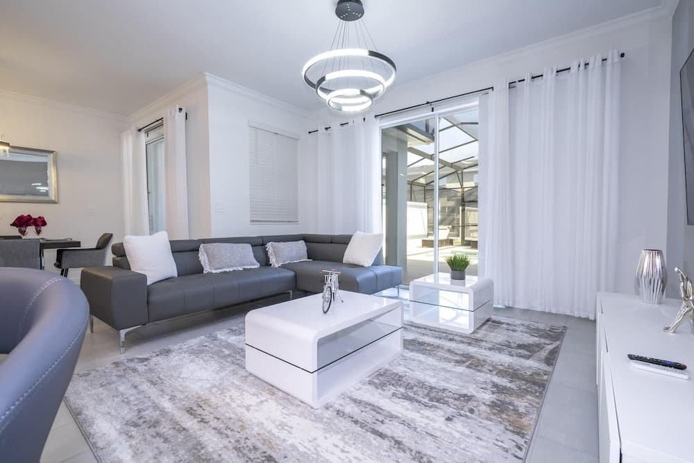 Storey Lake Townhome #2613 - Image 4