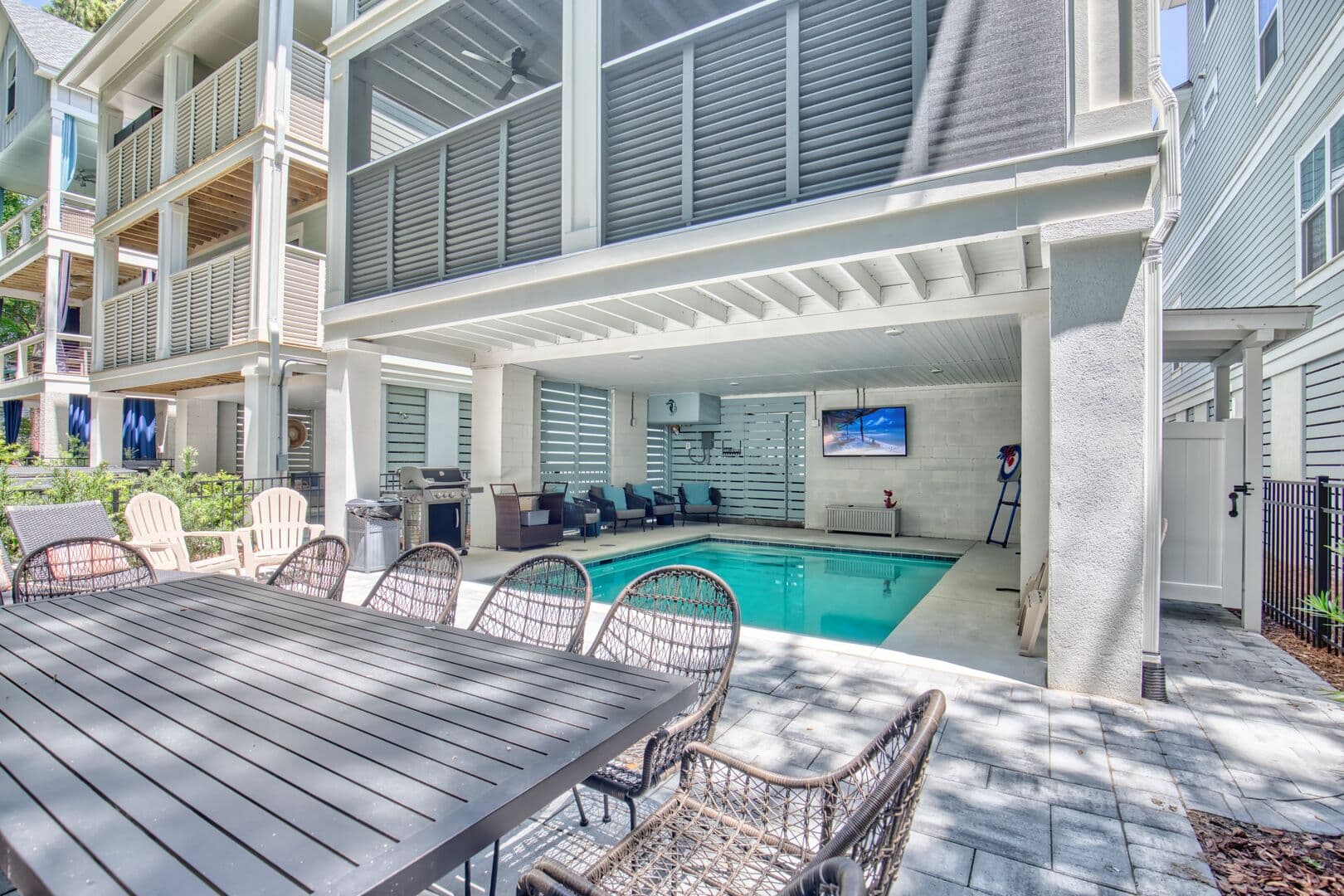 Tip Toe to the Beach - Image 33