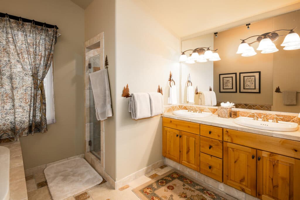 Full Moon House - Image 9