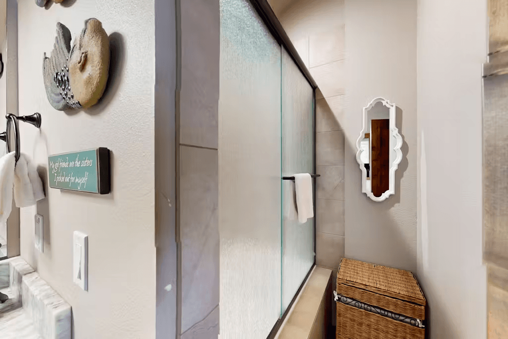 Lakefront Marvel - Image 21