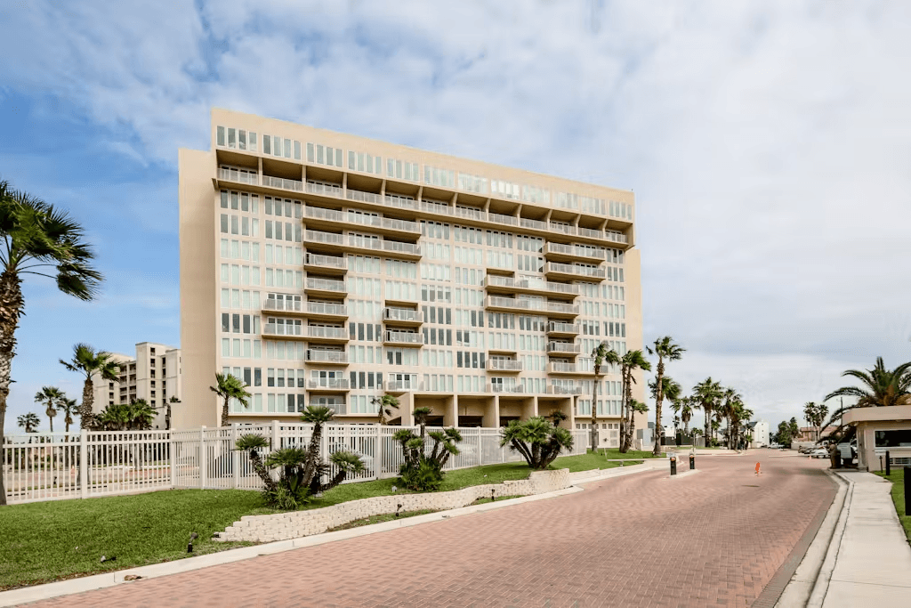 Solare Tower #705 - Image 24