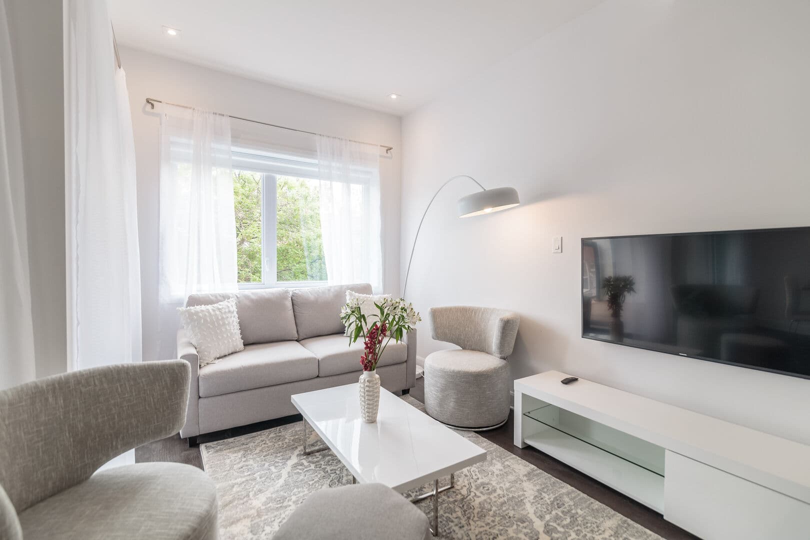 Helen Home - Image 2