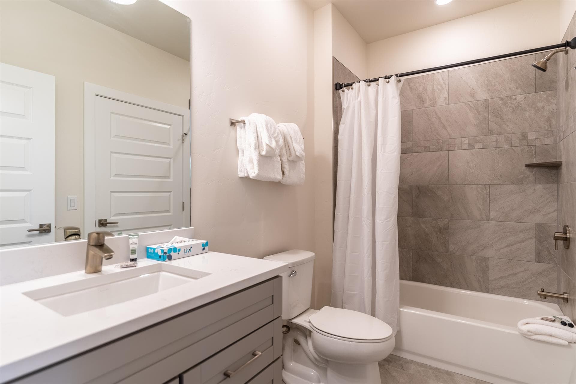 Mountain Mirage Escape - Image 23