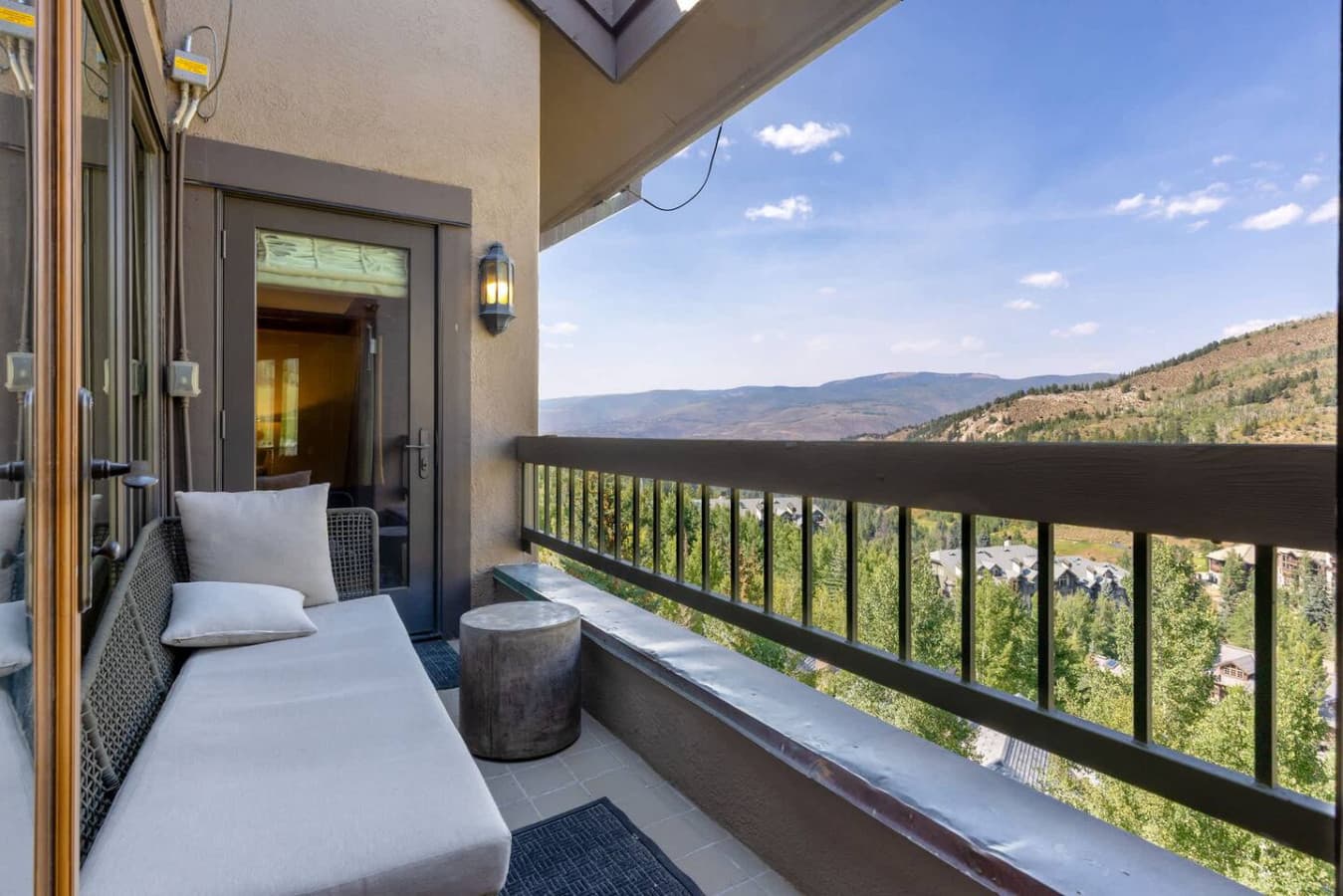 Pines Lodge - Image 2