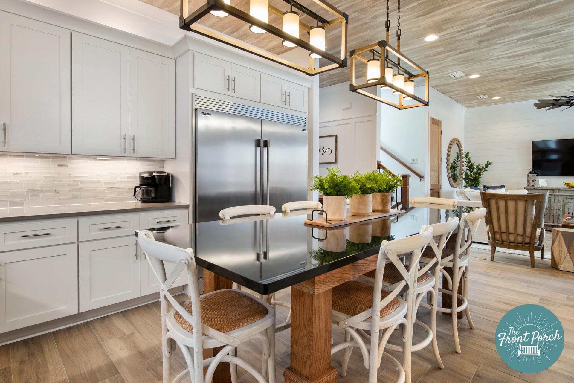 Front Porch Manor - Image 10