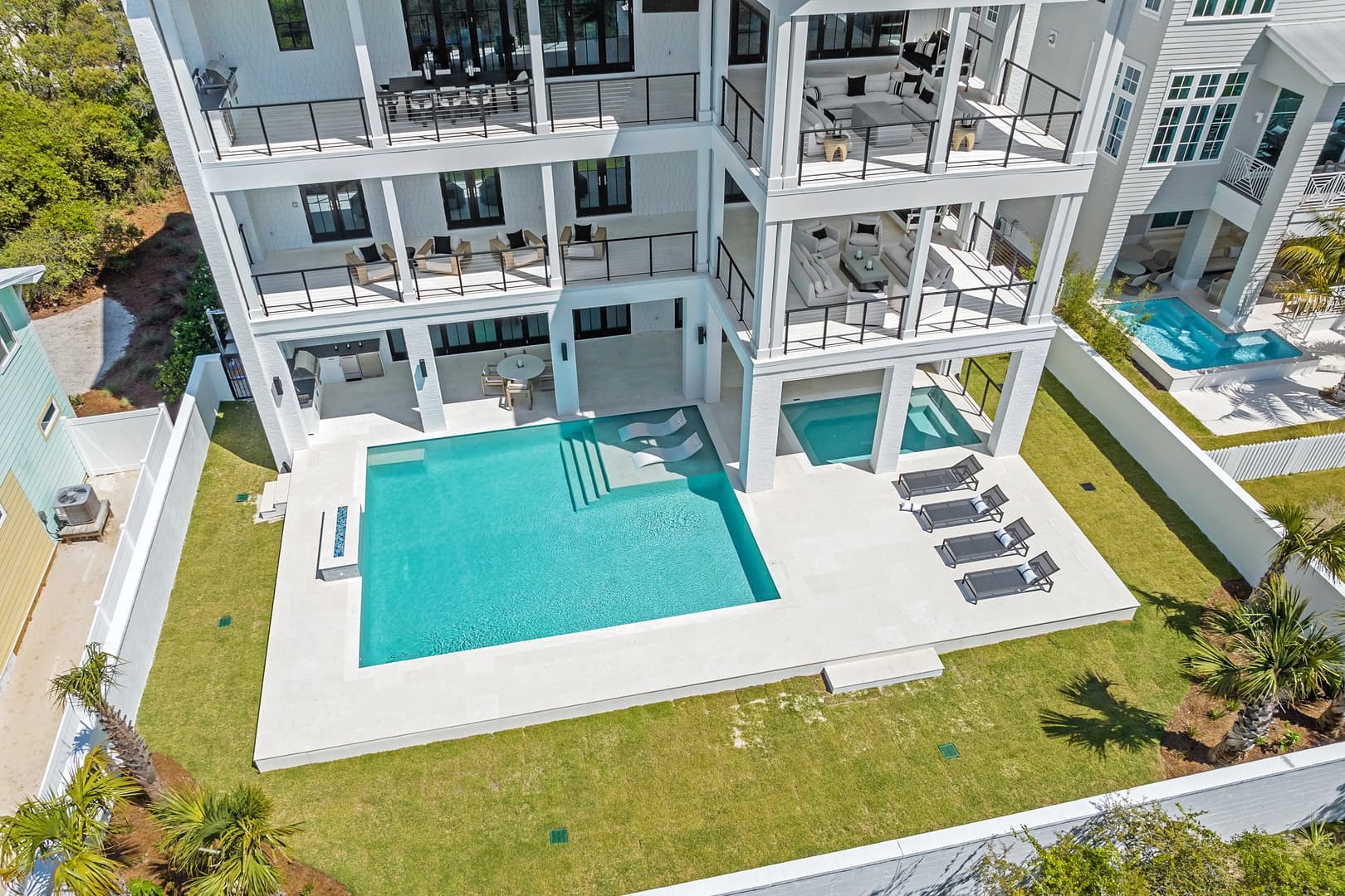 Grand Pearl - Image 27