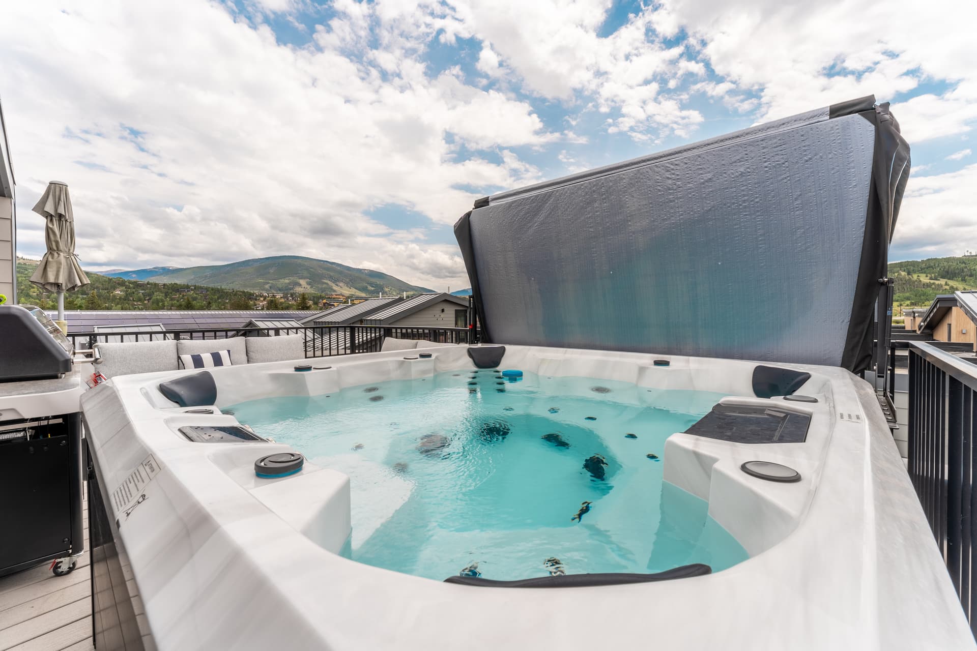 Fourth Street Crossing - Image 2