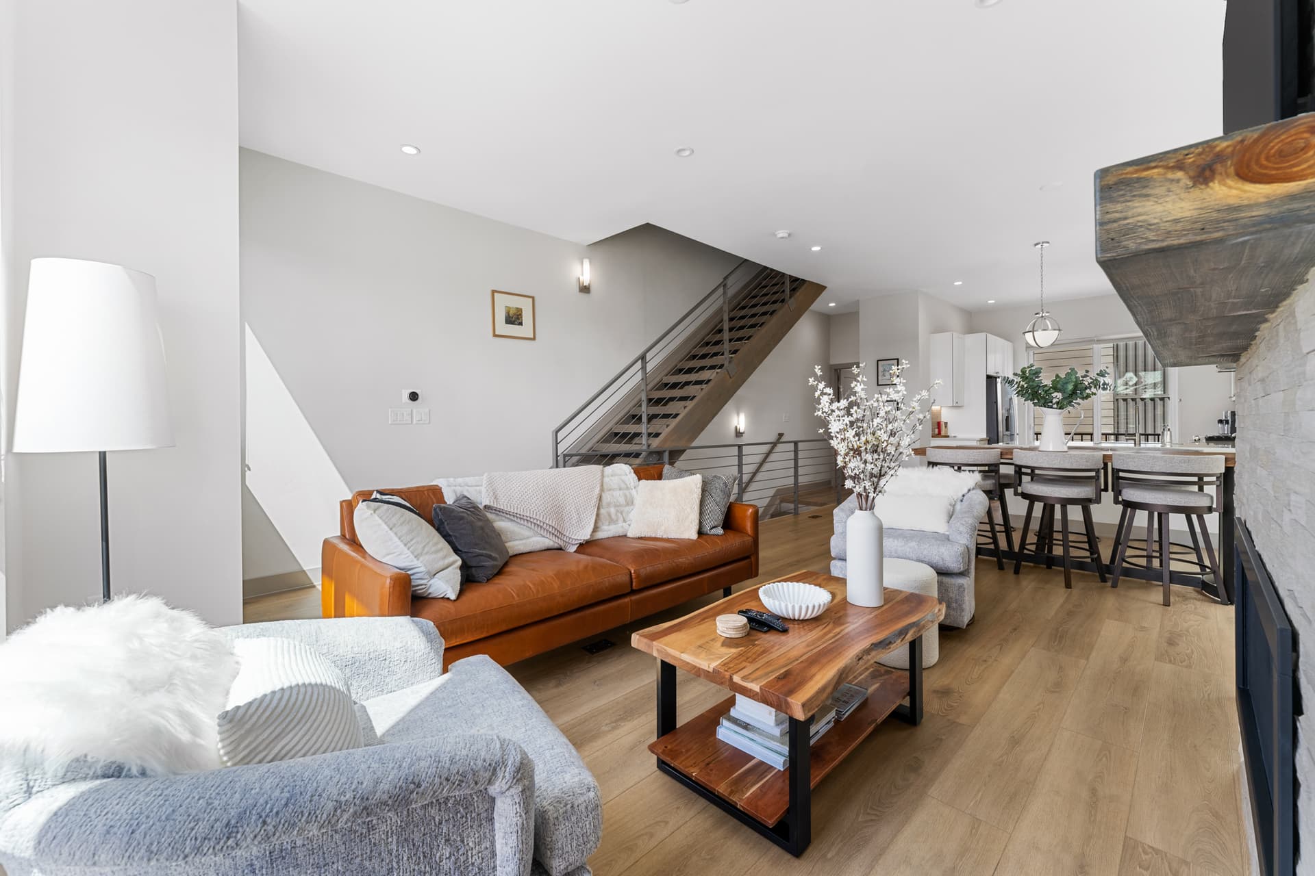 Fourth Street Crossing - Image 4