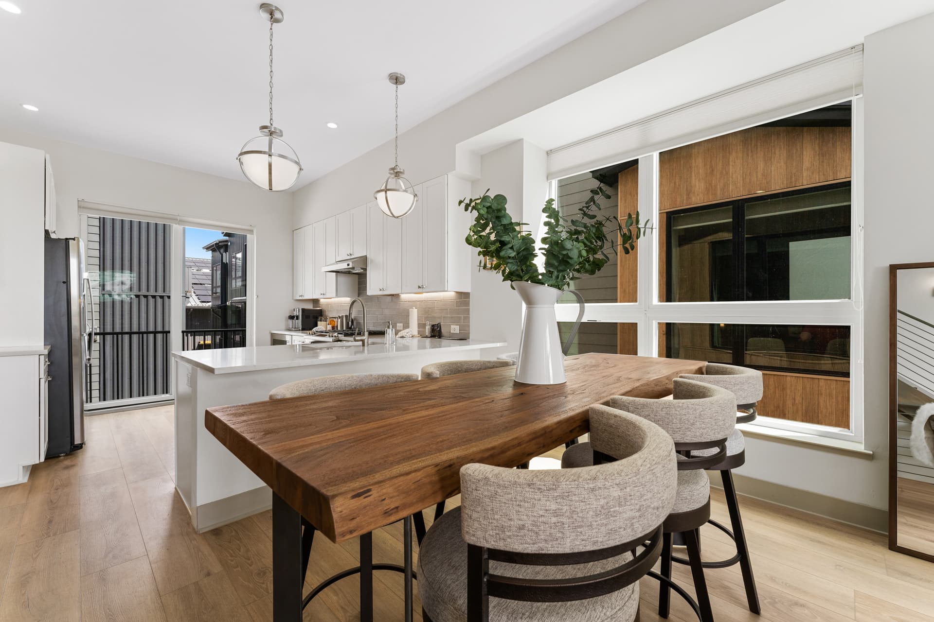 Fourth Street Crossing - Image 5