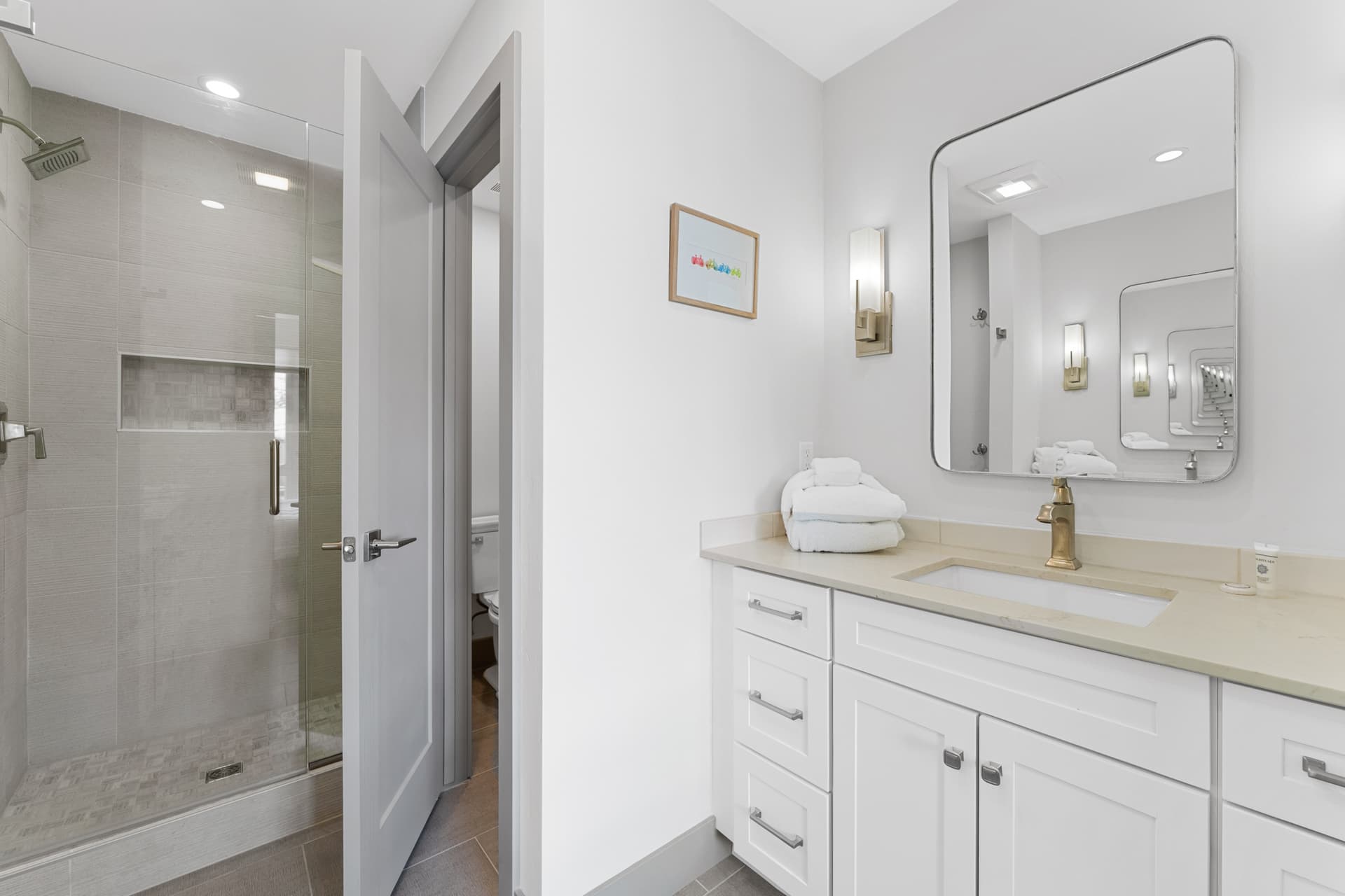 Fourth Street Crossing - Image 28