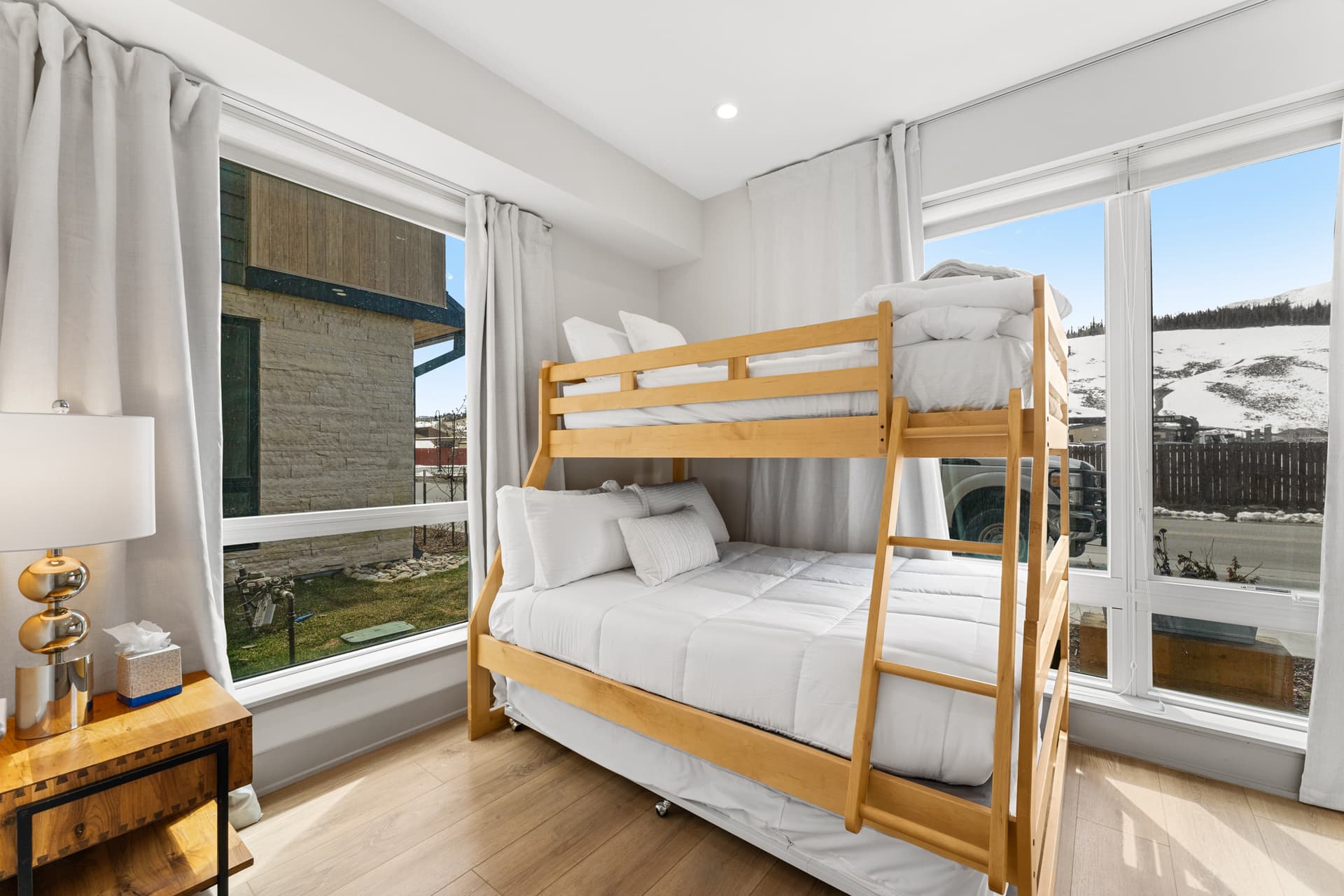 Fourth Street Crossing - Image 34